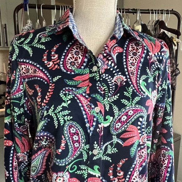 Chaps Modern Blue Paisley Print with Contrasting Neckline and Cuffs Size LP - Picture 3 of 9